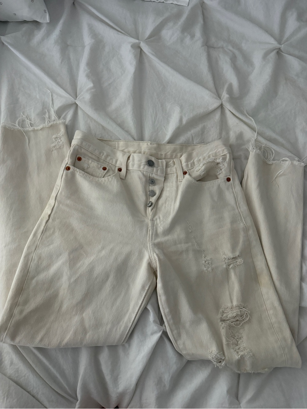 White Levi denim jeans women’s 27